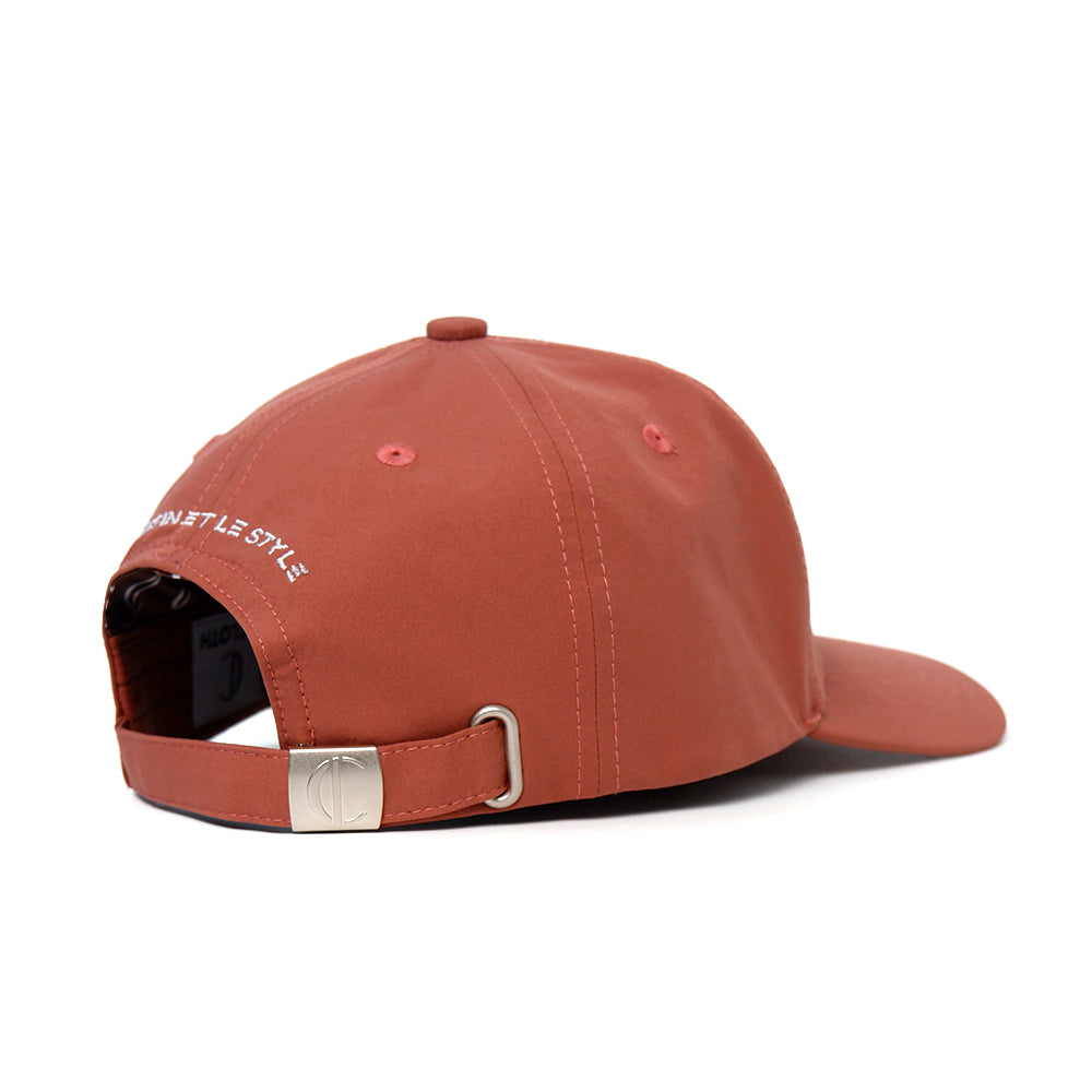 Casquette marron intérieur satin cheveux bouclés — Icecloth